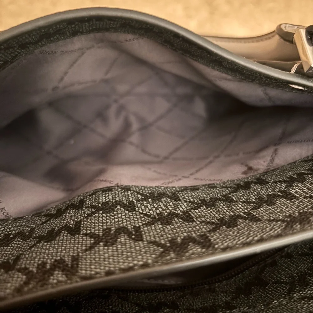 Michael Kors Purse - Picture 5 of 6